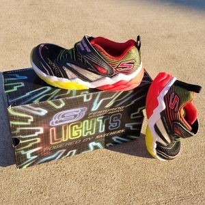 📢 FLASH SALE 🌠Light Up SKECHERS ON / OFF Button 👌